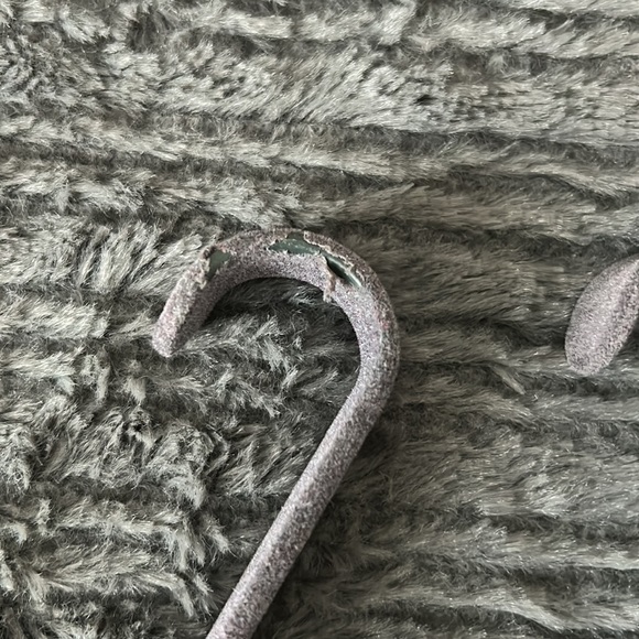 Light Grey Standard Pillowcase & Closet Hooks Bundle - Picture 4 of 7